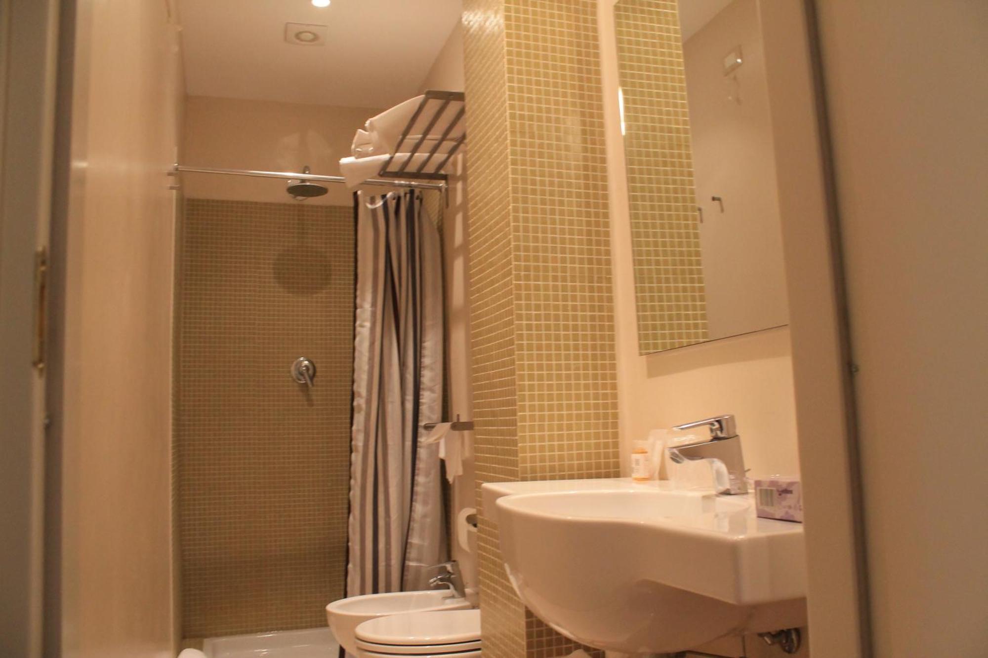 Hotel Touring Livorno Exterior foto