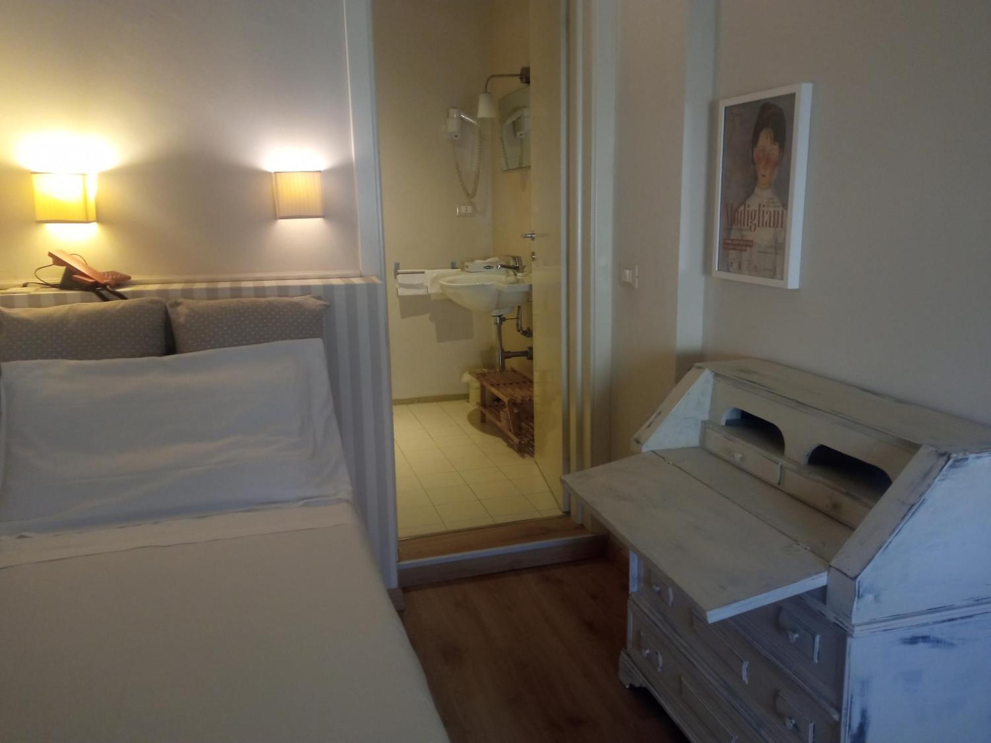 Hotel Touring Livorno Exterior foto