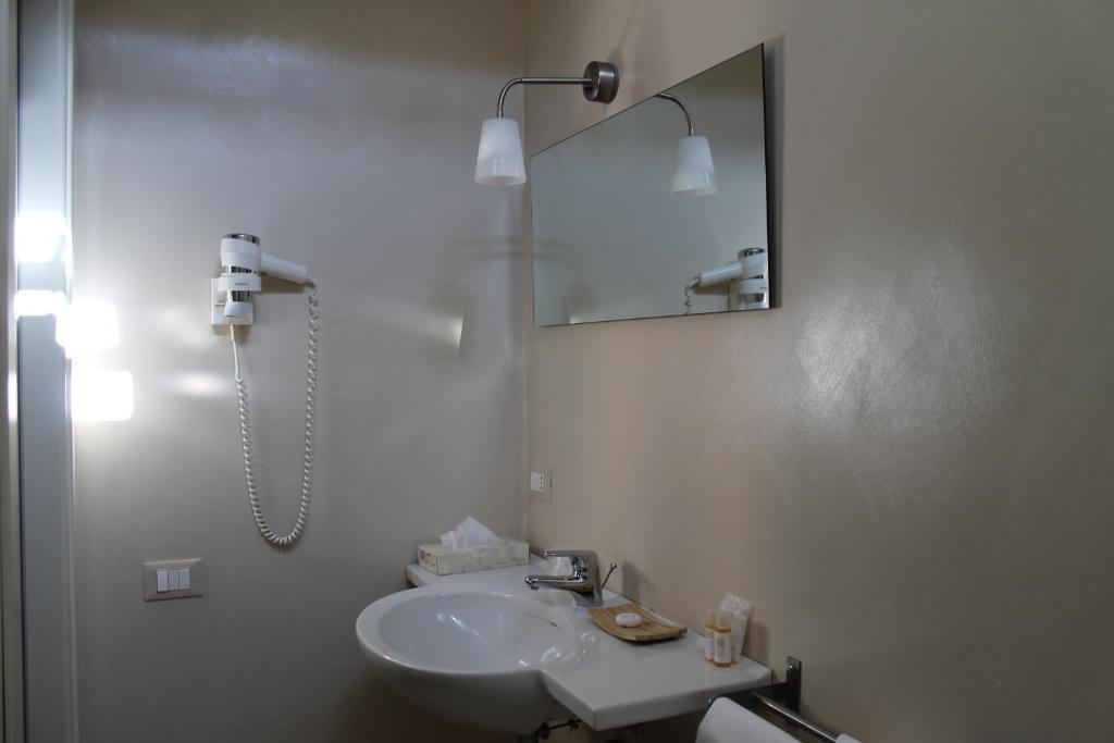 Hotel Touring Livorno Cameră foto