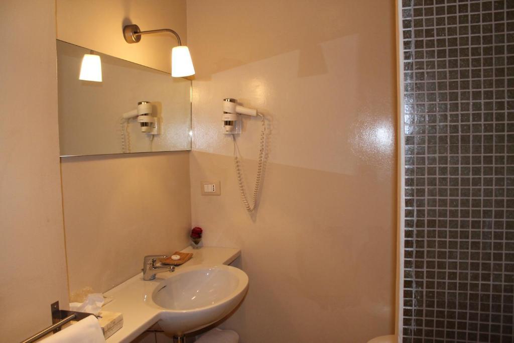 Hotel Touring Livorno Cameră foto