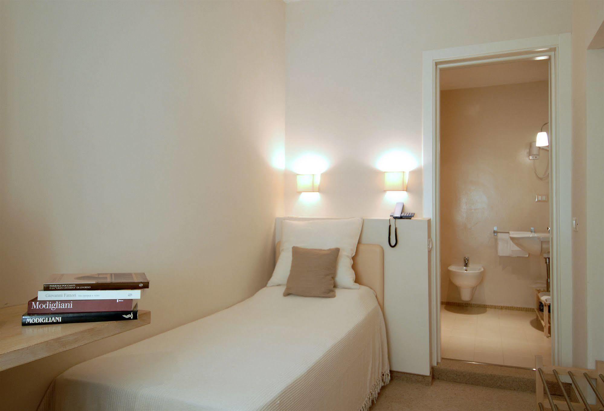 Hotel Touring Livorno Exterior foto